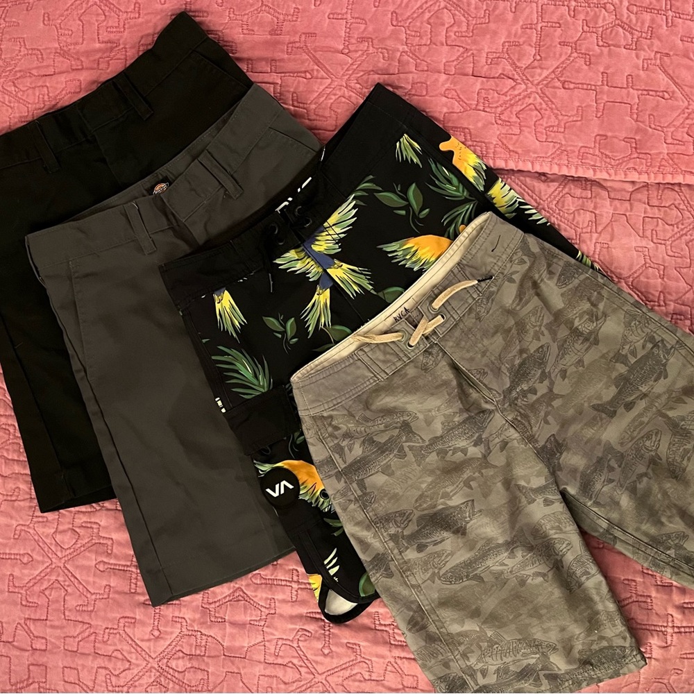 BIG LOT OF CLOTHES Dickies Carhartt Jetty Patagonia Salty Crew Boys Clothing